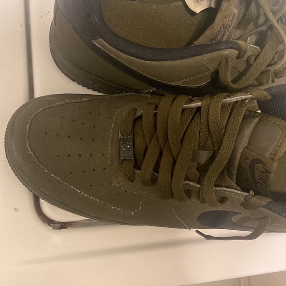 Good condition, doesn’t come with box - Picture 3 of 5